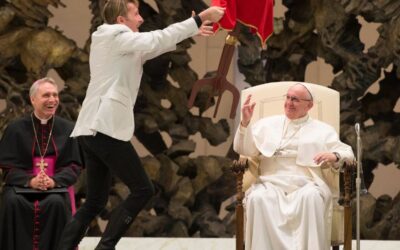 Sanremo, il mago del Papa Heldin al Festival della Canzone Cristiana